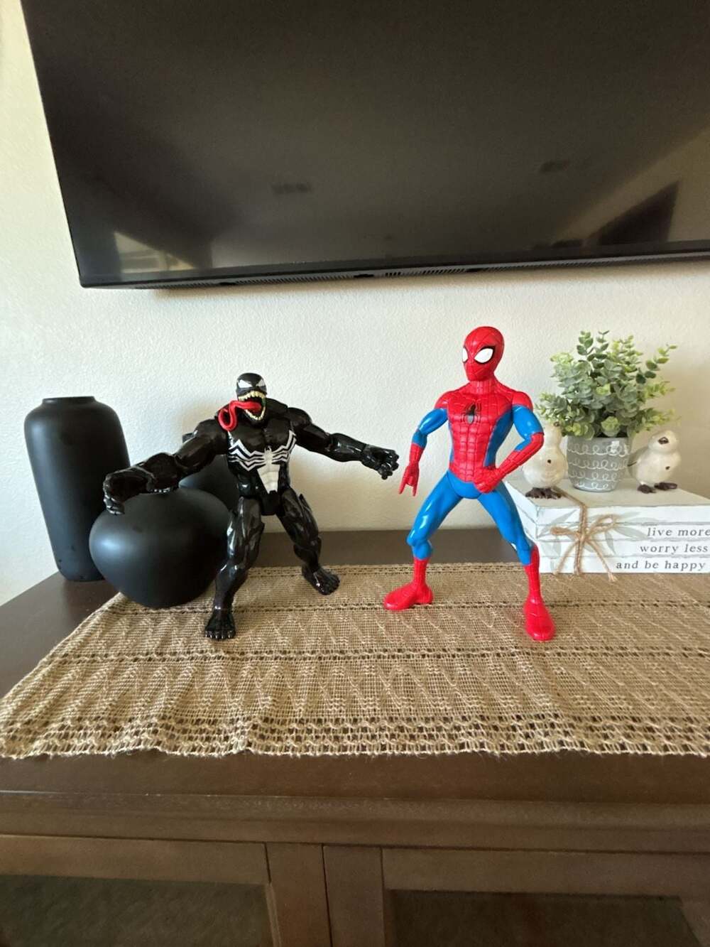 Hasbro Marvel Titan Hero Series 12-inch Spider-Man and Venom Action Figure Set